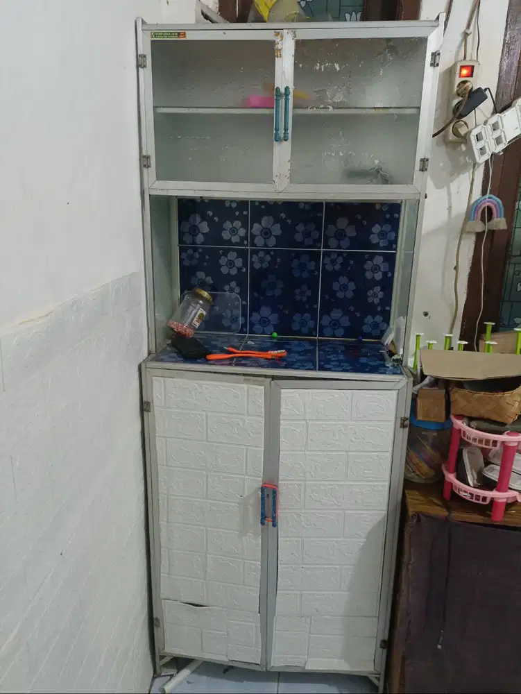 Rak piring 2 pintu bekas