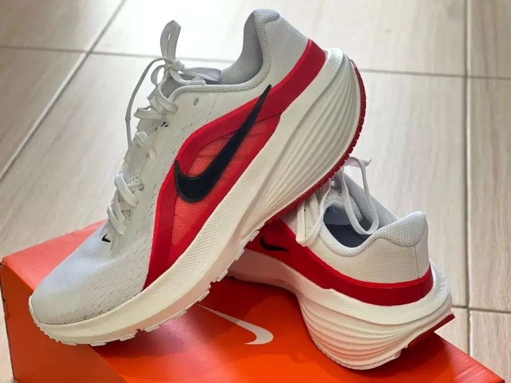 NIKE DOWNSHIFTER 14 / Size 41