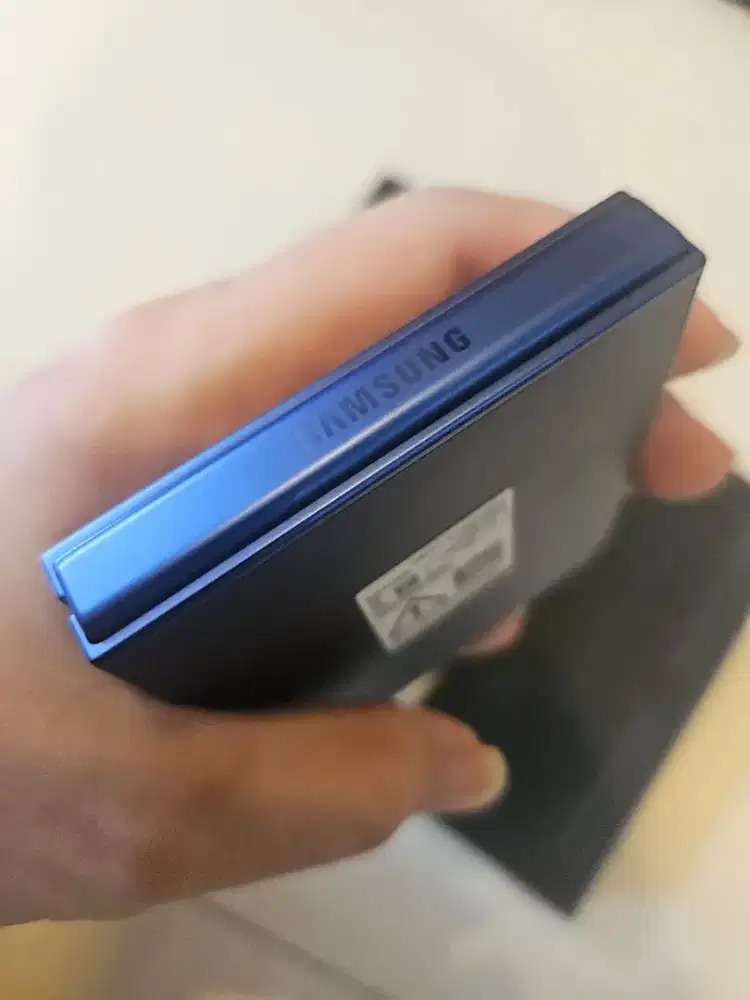 Samsung Galaxy Z Flip7 12/256