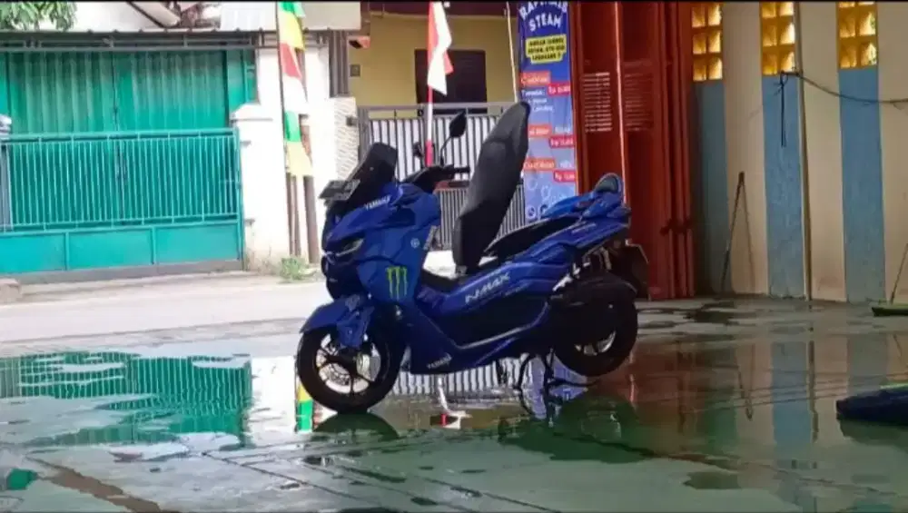 Yamaha NMAX predator