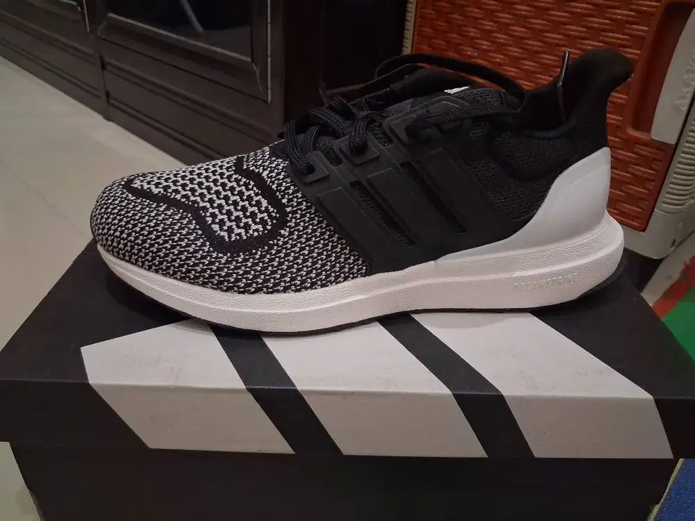 Sepatu adidas ori uk 40