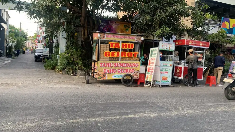 Lowongan outlet crew Tahu Sumedang