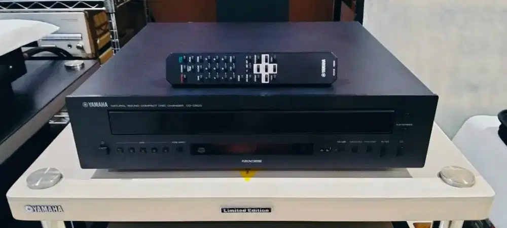 Sale Yamaha CD player S - 600
