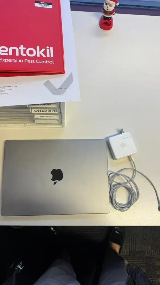 Macbook Pro 14 Inch M1 Pro 16GB RAM 512 GB SSD