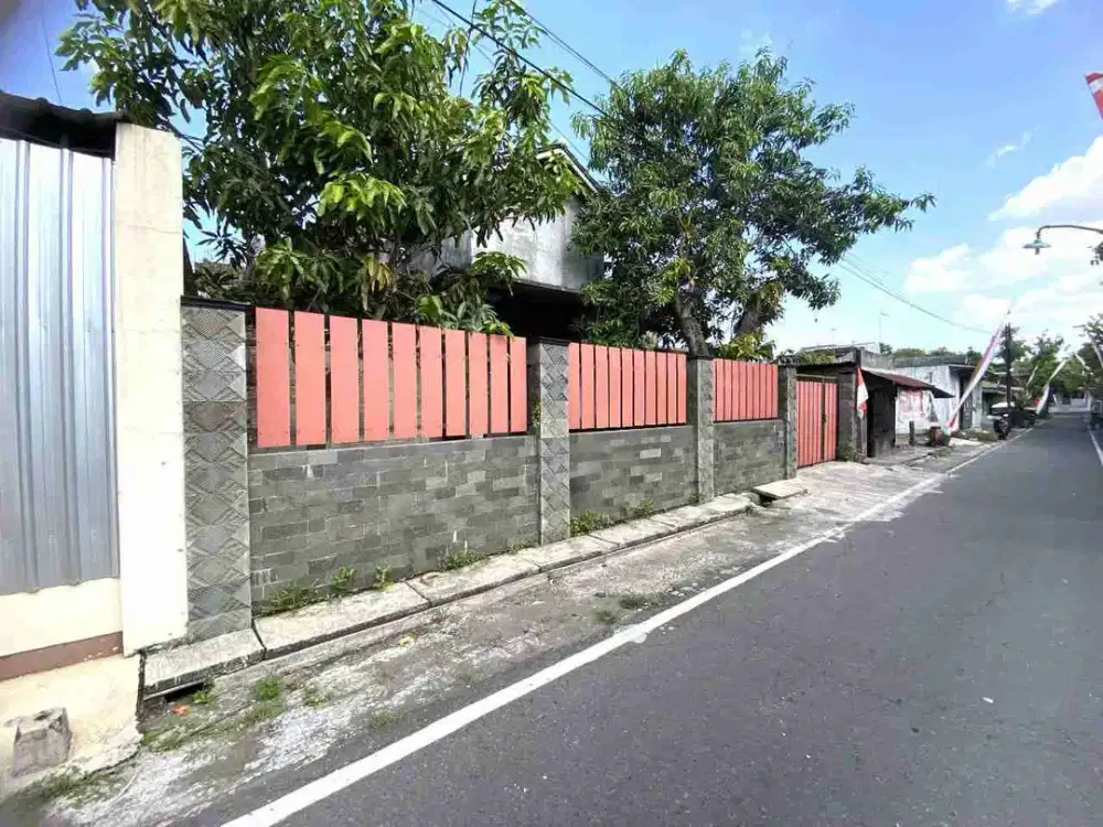 tanah 326 m2 bonus bangunan di dawung wetan serengan solo