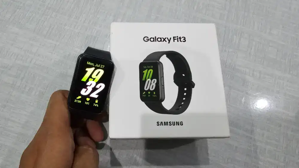 DIJUAL BUNDLING SMART WATCH DAN HEADSET WIRELESS SAMSUNG
