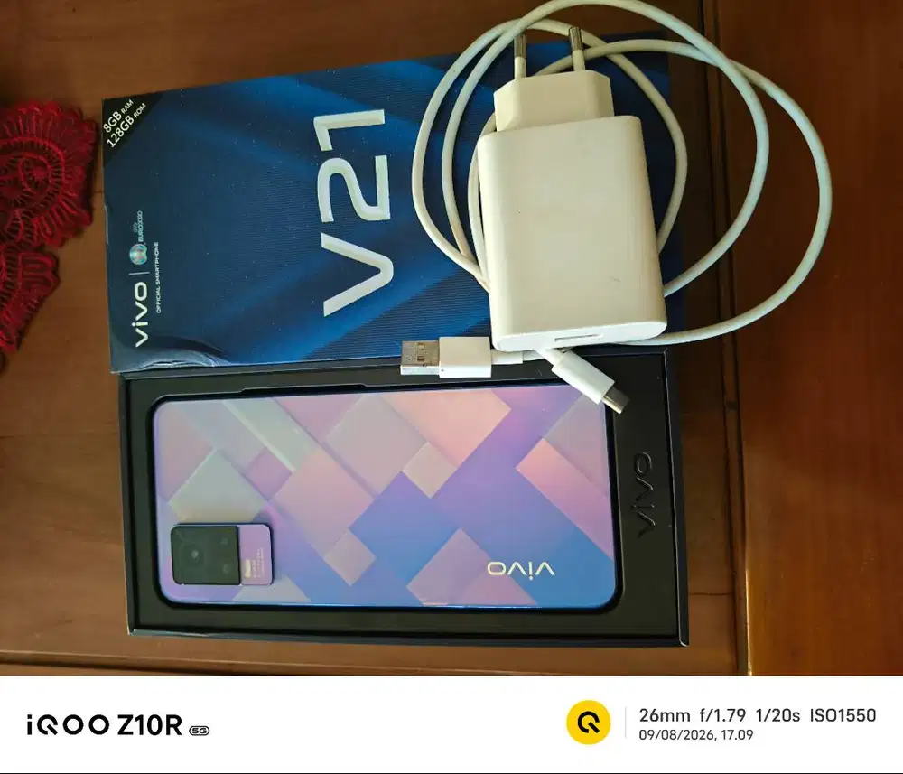 Vivo V21 no minus