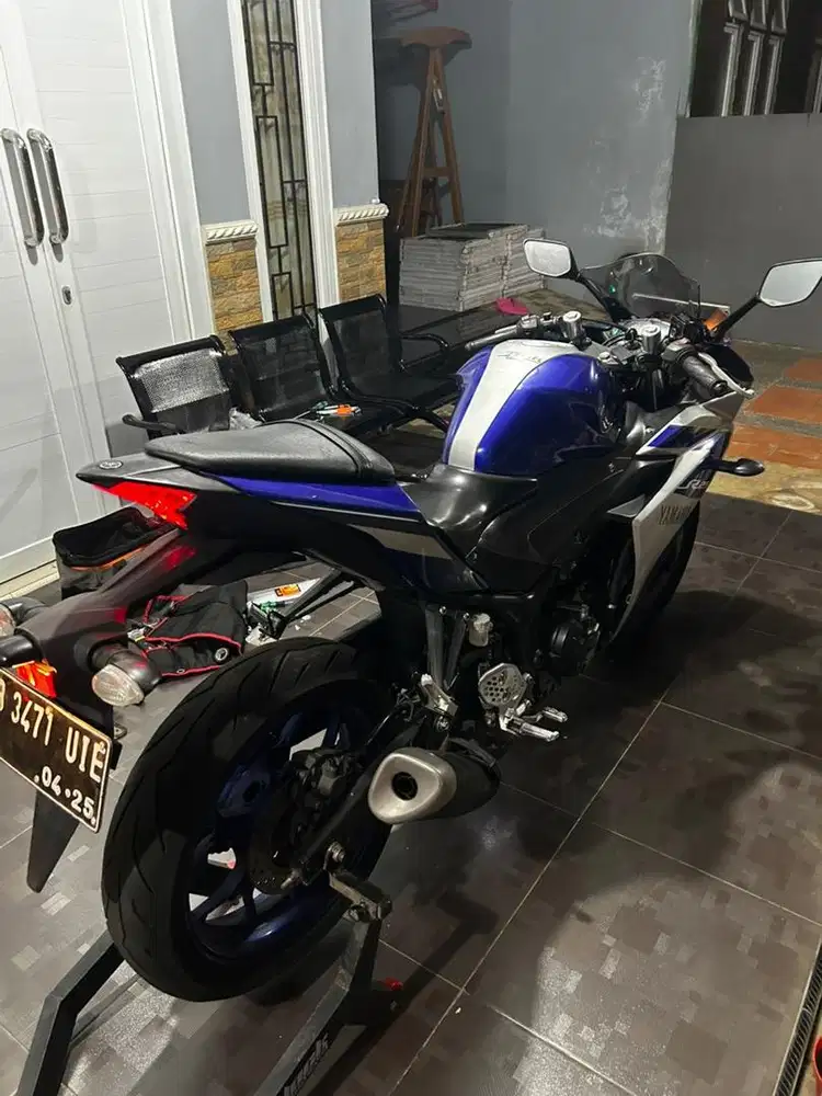 Motor Yamaha R25