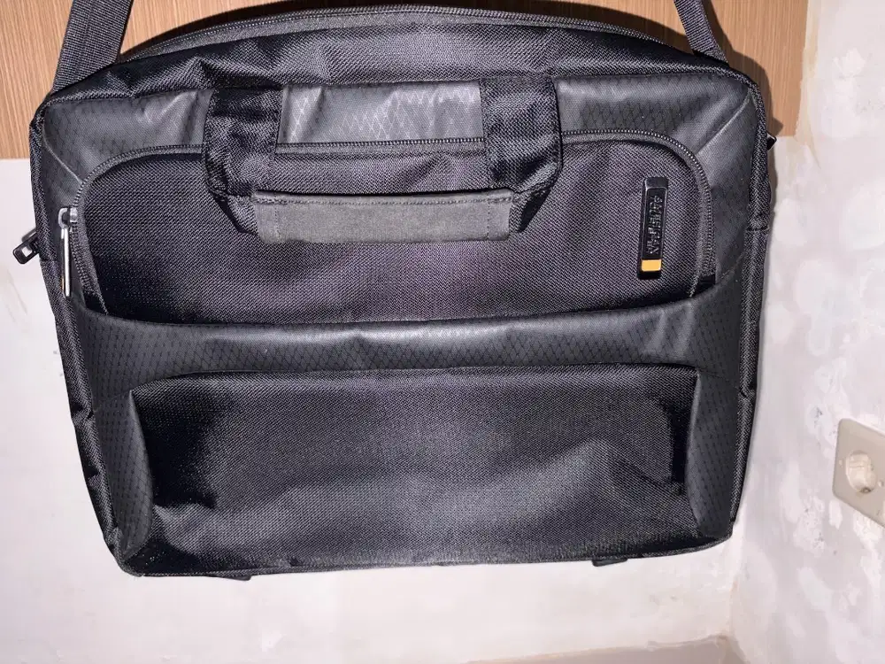 American Tourister Segno Briefcase - Black