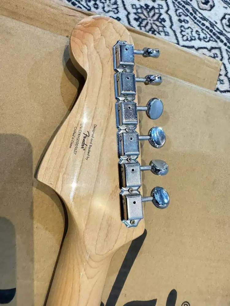 Dijual gitar squier tornado