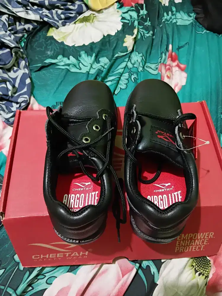 Sepatu safety no 6 ceetah original