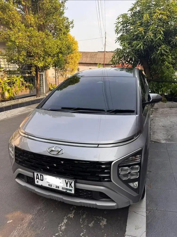 Hyundai Stargazer Prime two tone captain seat 2022 km 35.000