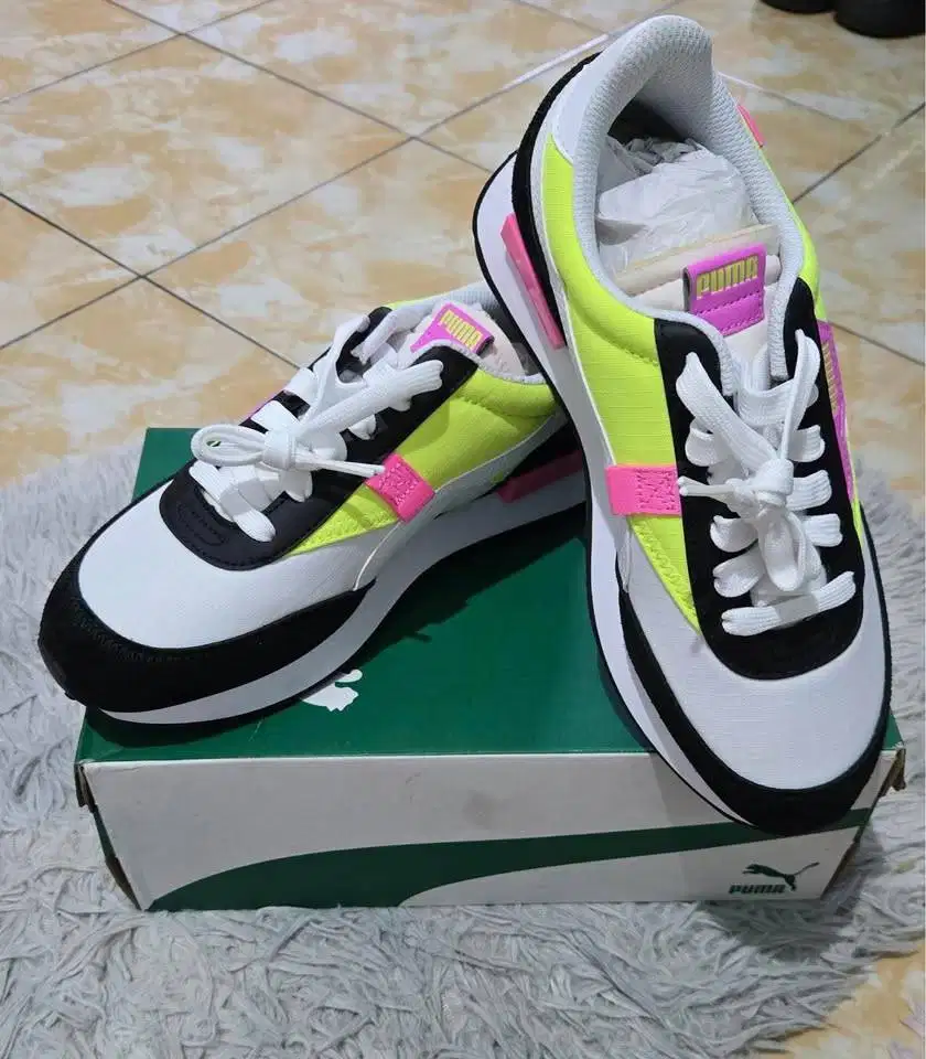 Sepatu PUMA Future Rider