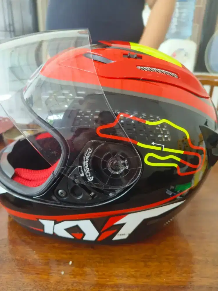 Helm kyt kaya baru