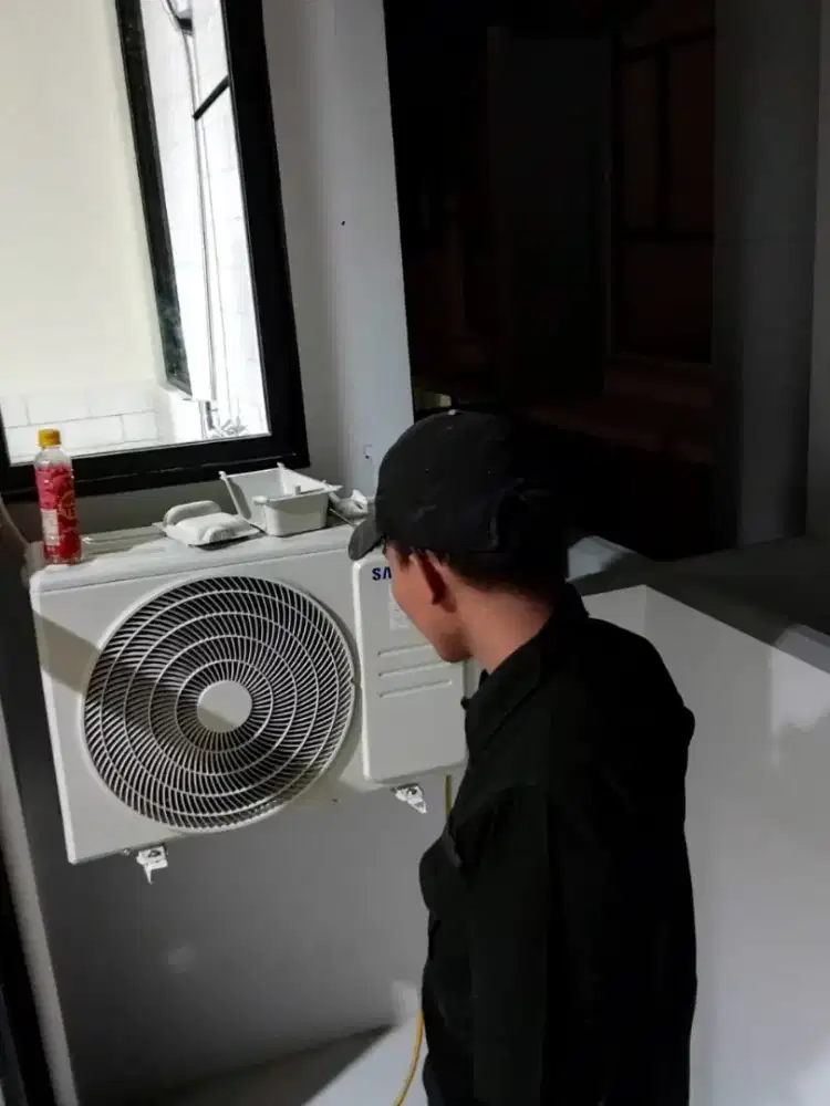 Service ac,bongkar pasang ac,cuci ac,isi freon dll