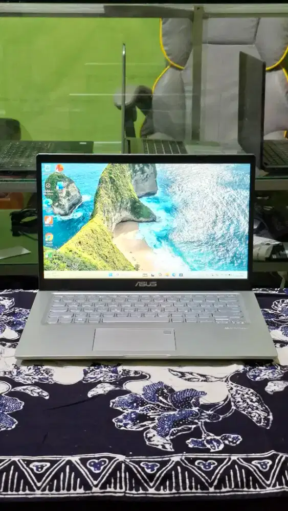 LAPTOP ASUS SLIM MEWAH NORMAL SIAP PAKAI