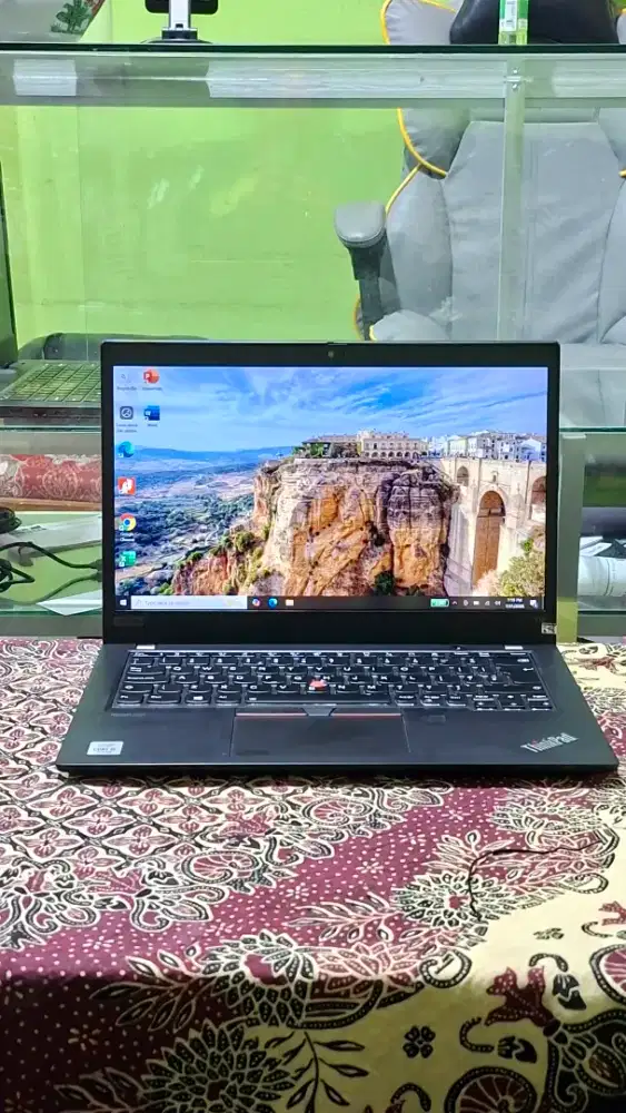 LAPTOP BISNIS KELAS PROFESIONAL, SUDAH TOUCHSCREEN, SLIM RINGAN