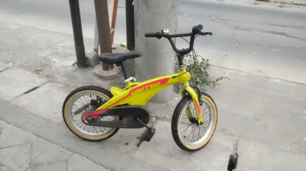 Di jual sepeda anak uk 16 siap pake