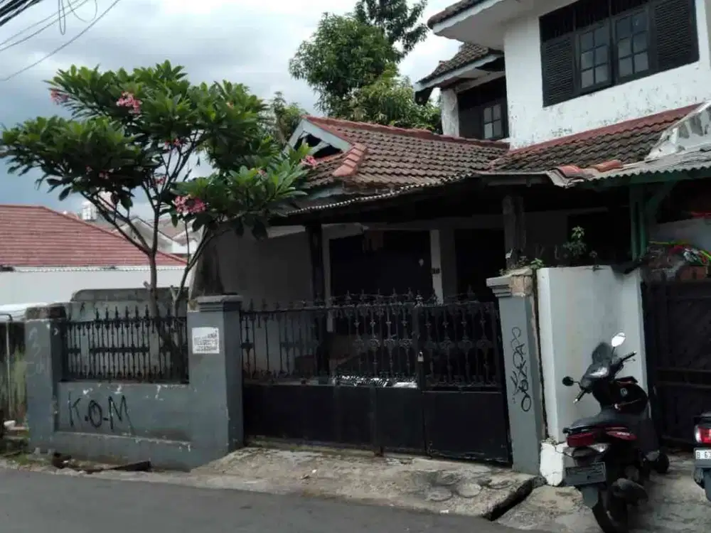 Di Jual Rumah Murah dan Luas Di Kemanggisan Kebon jeruk jakbar