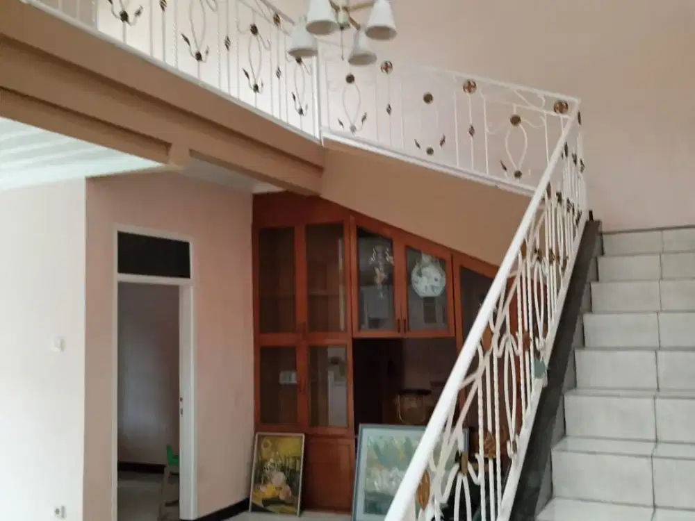 Rumah 2 Lantai Semi Furnished di Taman Cibaduyut Indah