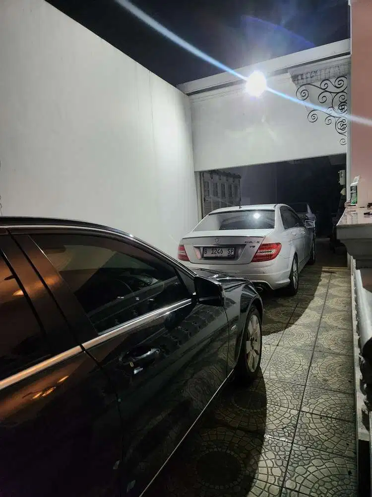 Mercedes-Benz C200 2011 Bensin