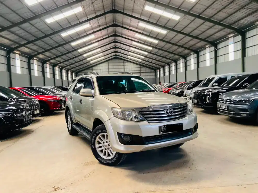 Toyota Fortuner 2.7 V 4X4 2011 / 2012 AT Matic, Sangat terawat