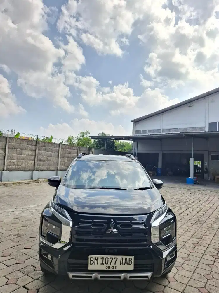 Xpander cross plus 2023 matic. Km 26rb antik