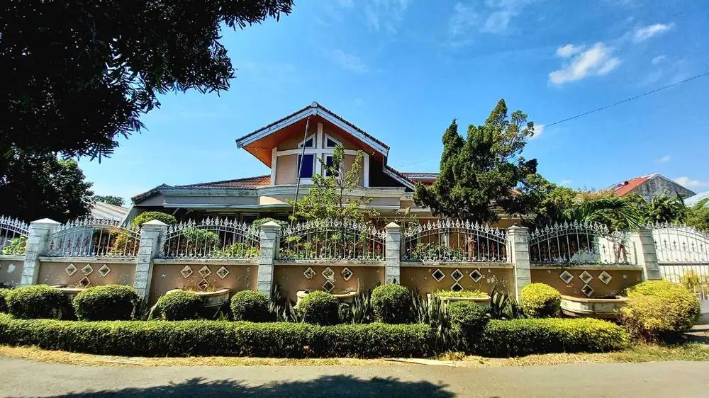 Jual Butuh Rumah Klasik Megah - Sudah Include Renovasi & AJB.