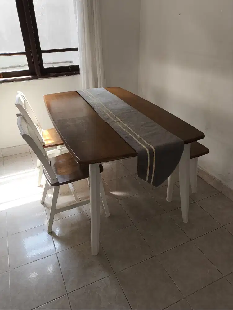 Meja makan Informa second like new