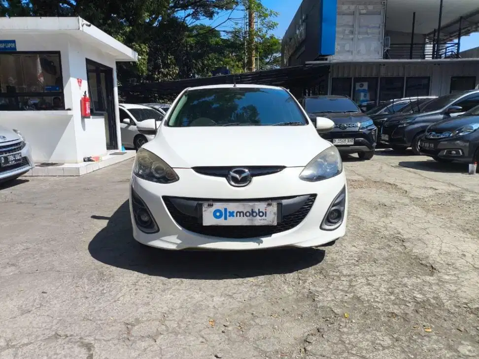 LOW DP Mazda 2 1.5 R Bensin-AT 2013 ABC