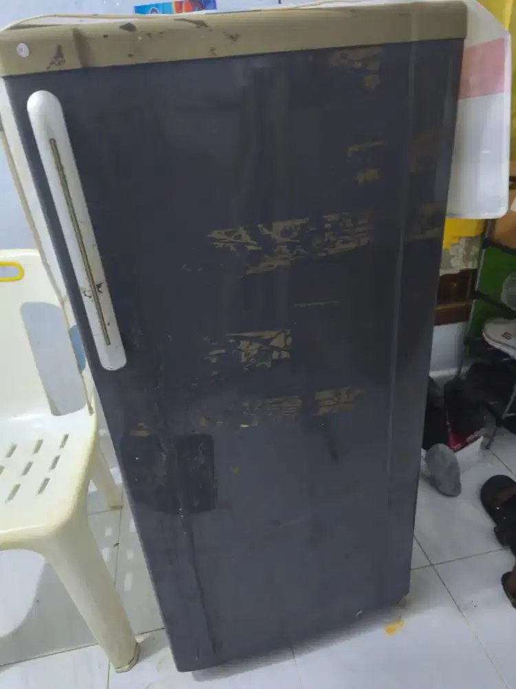 Dijual kulkas merk samsung