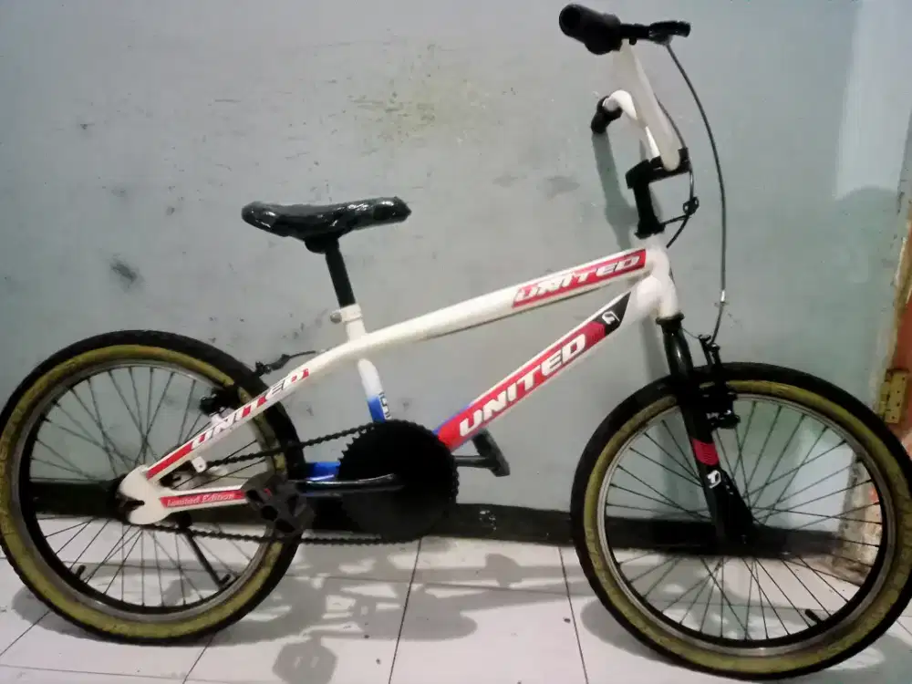 Dijual sepeda BMX merk UNITED ring 20 kondisi masih bagus keker normal