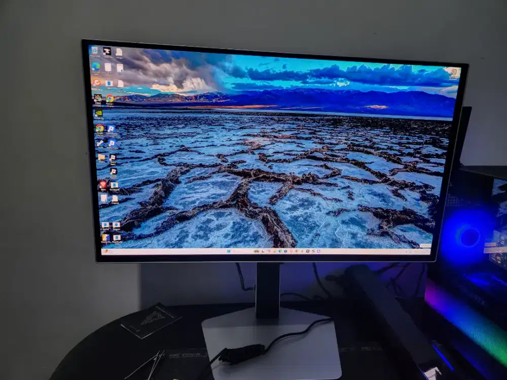 Samsung Odyssey OLED G6 S27DG610 27 QHD OLED 240Hz Gaming Monitor