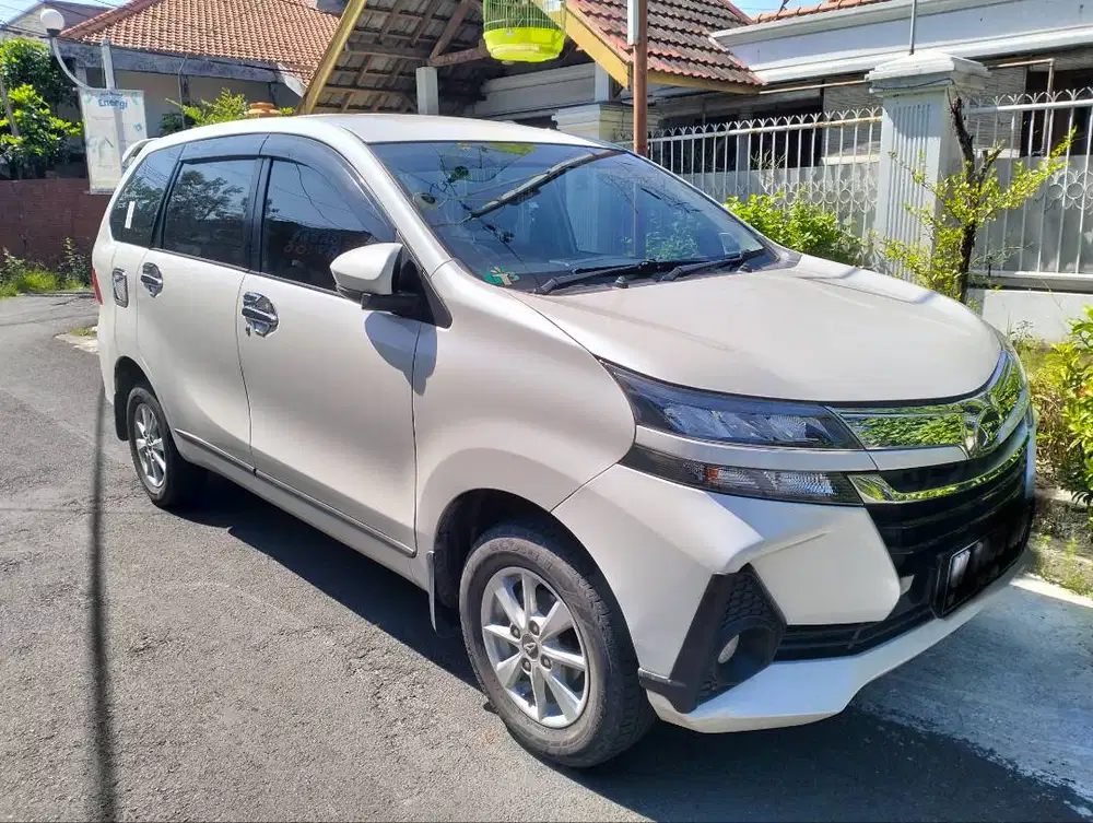 Mobil Xenia 2021 R MT Putih