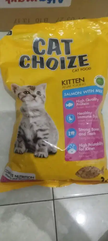 Makanan kucing cat choize gratis 1kg