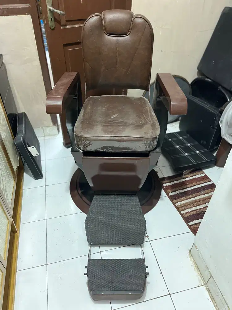 Perlengkapan barber