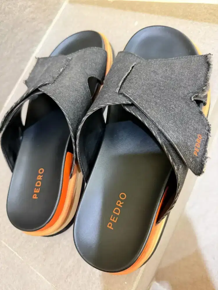 Sandal pedro kulit