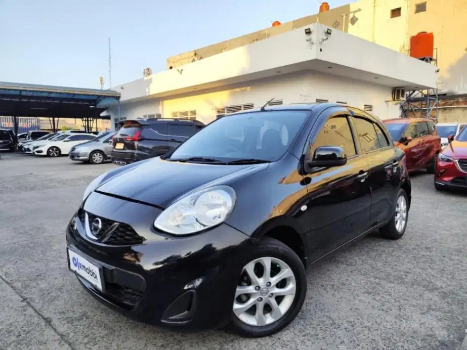 Cash dan Credit Nissan March AT 2016 KIM