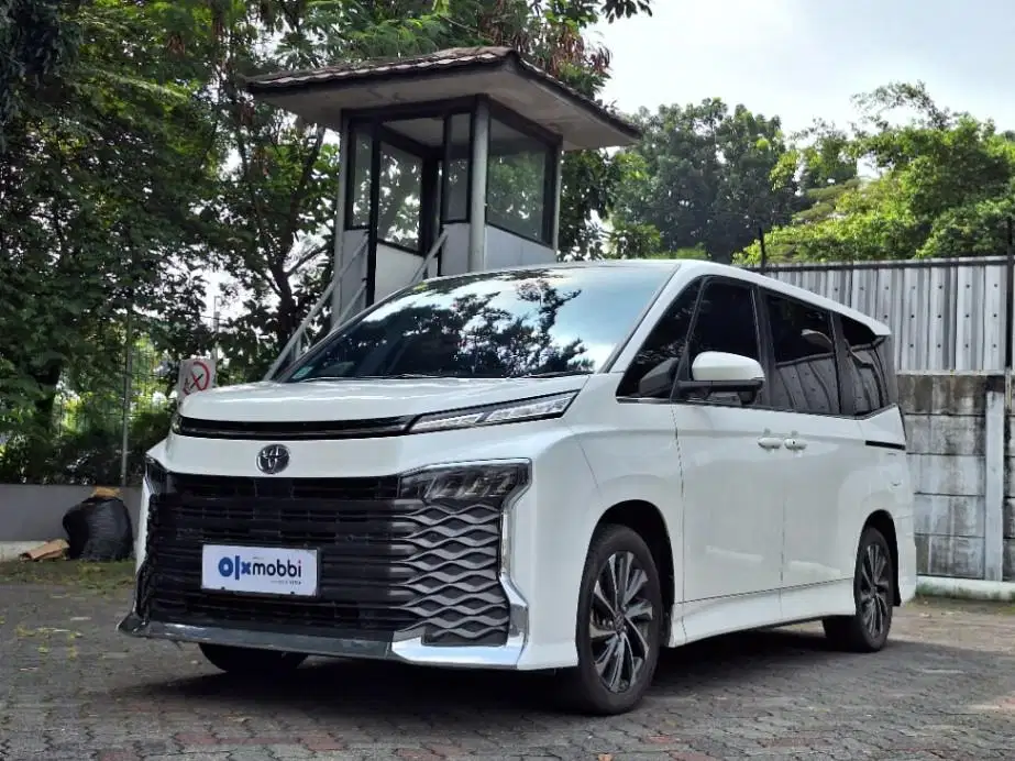 Cash dan Credit Toyota Voxy AT 2022 VOU