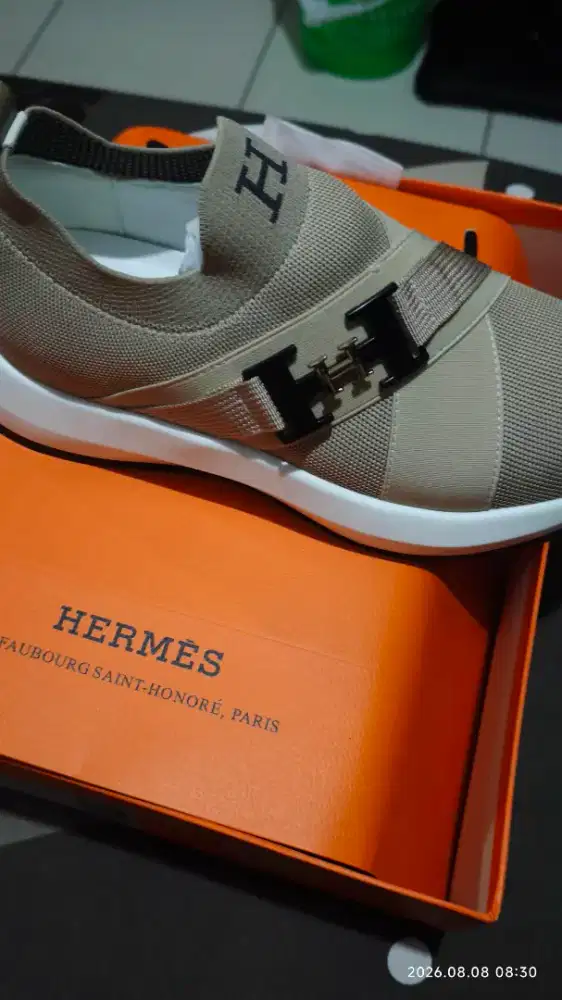 Sepatu Hermes baru