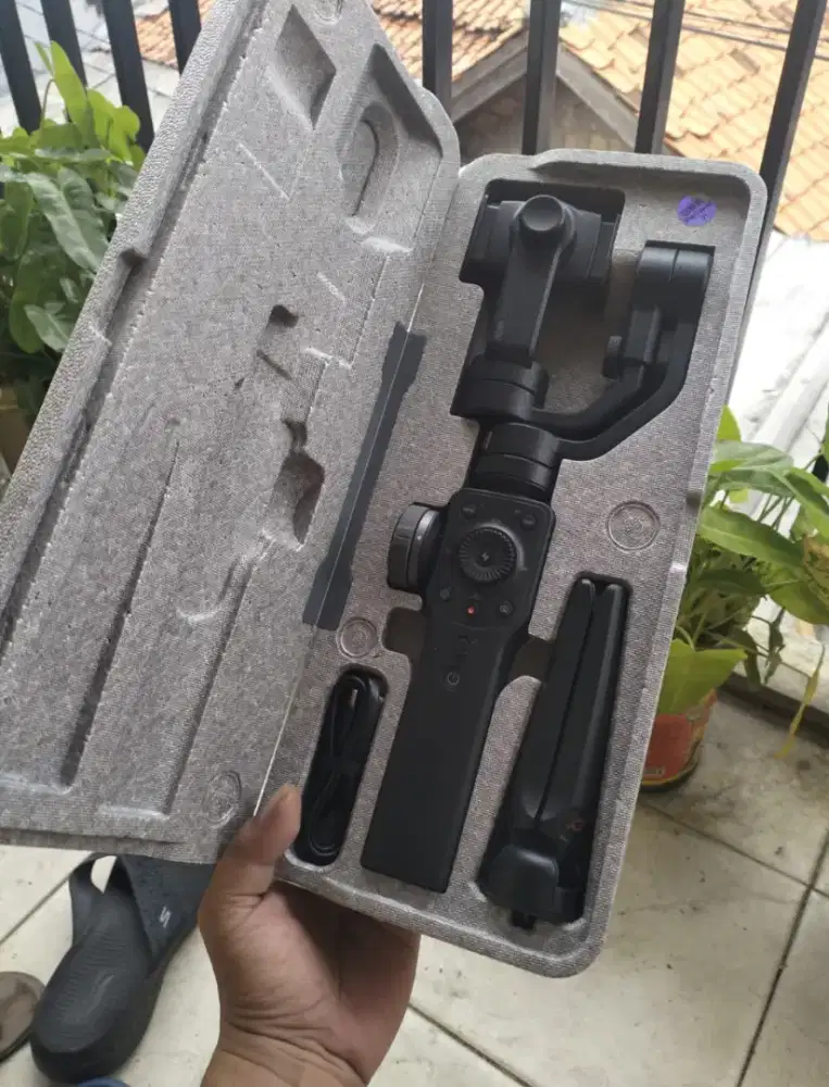 Stabilizer Zhiyun untuk HP / Smartphone