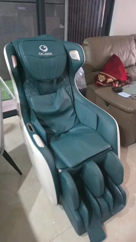 KURSI PIJAT OGAWA GENIX 2 HYBRID