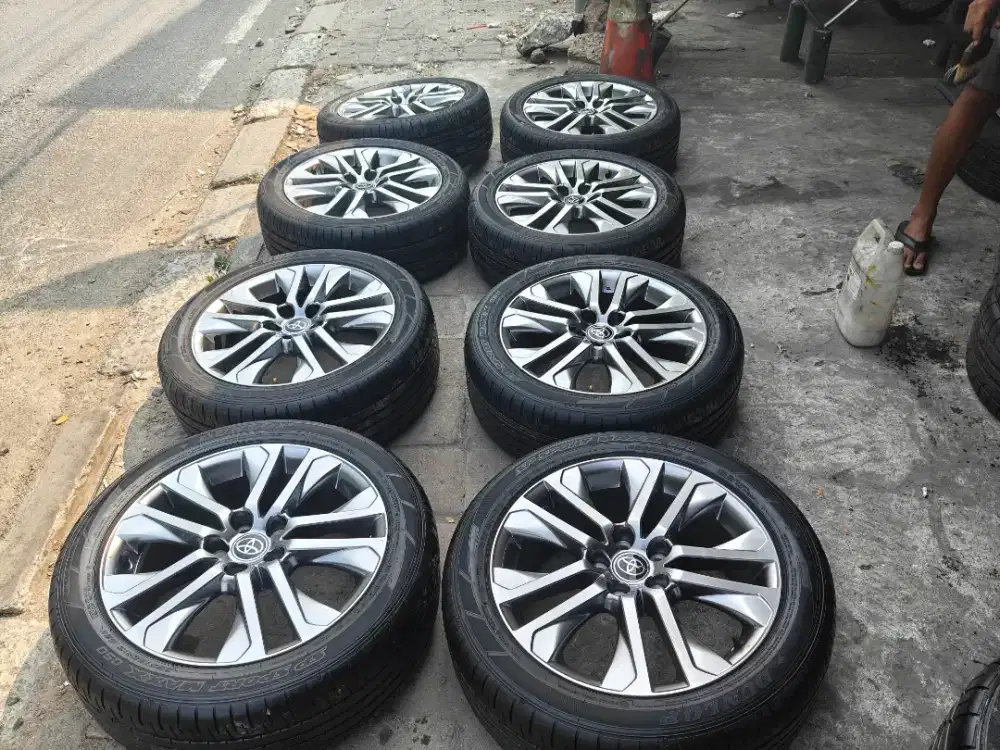 Jual vleg OEM zenix Q R18 pcd 5x114.3 kond ban msih baru nik 2025 4pcs