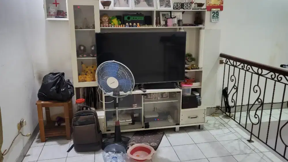 Rak TV ruang tamu