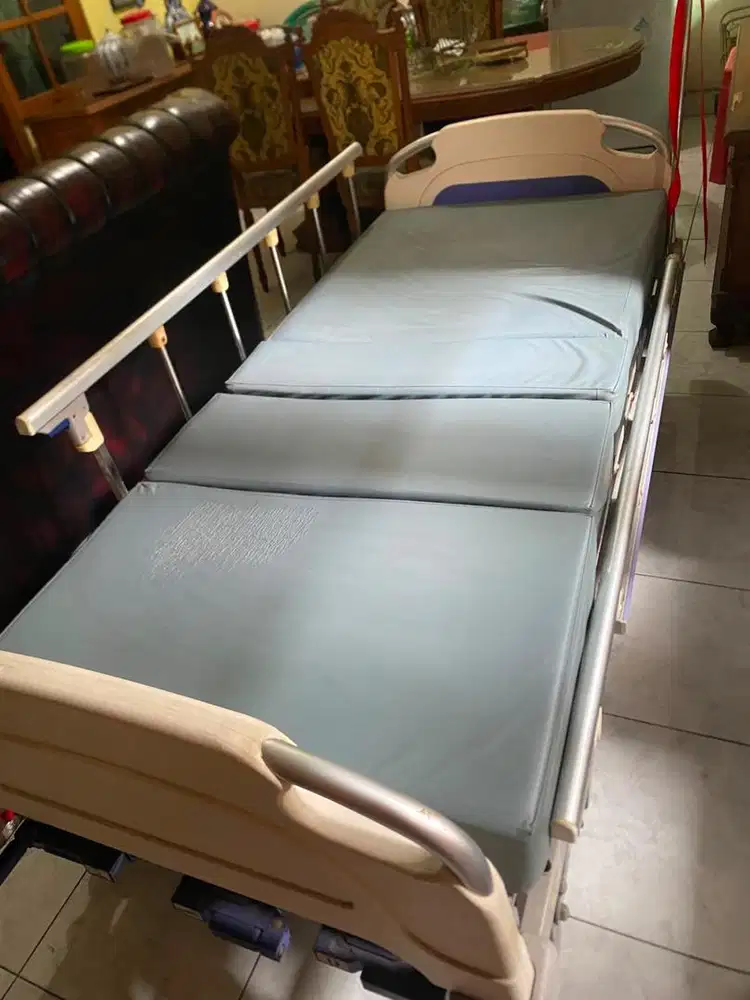 Tempat Tidur Lipat Multifungsi 3 Engkol / 3 Crank