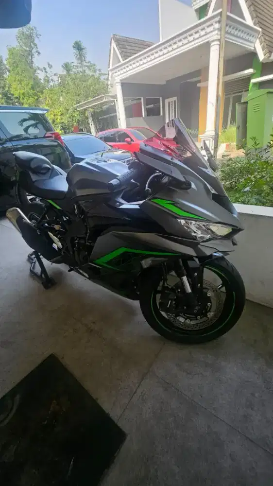 Jual ZX25R Grey Green 2023 ABS jarang pakai