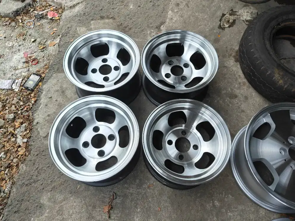 Jual vleg enmaru R13 pcd 4x114 lbar 8rata co2k buat DX kijang dll 4pcs