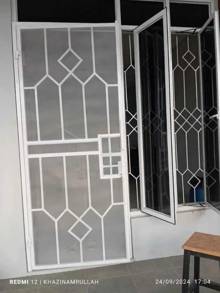 Pintu teralis minimalis