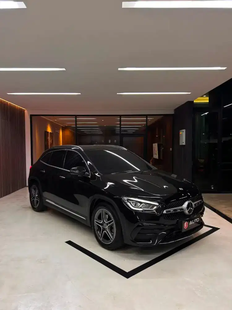 Mercedes Benz GLA200 2023 Mercy GLA 200 Hitam Km26rb Nik 2022 B2987SMK
