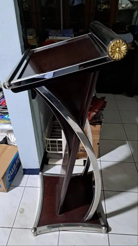 Dijual Mimbar Eksekutif bahan dari stainless Steel